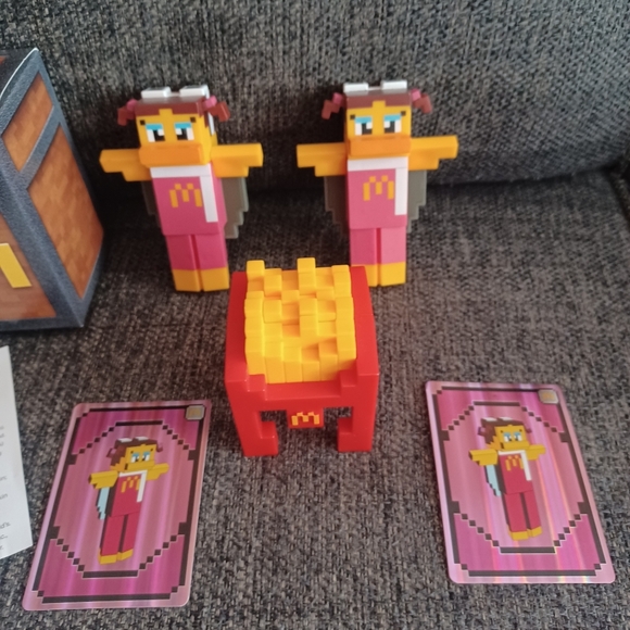 Mcdonalds 2025 Minecraft Lot Of 3 *Two Birdie Wings 1 Fries 2 Birdie Cards 1 Box - Picture 2 of 6